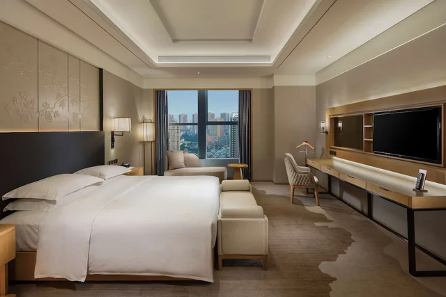جناح تنفيذي بسرير كينج، Hilton Chengdu - Longquanyi 1/3