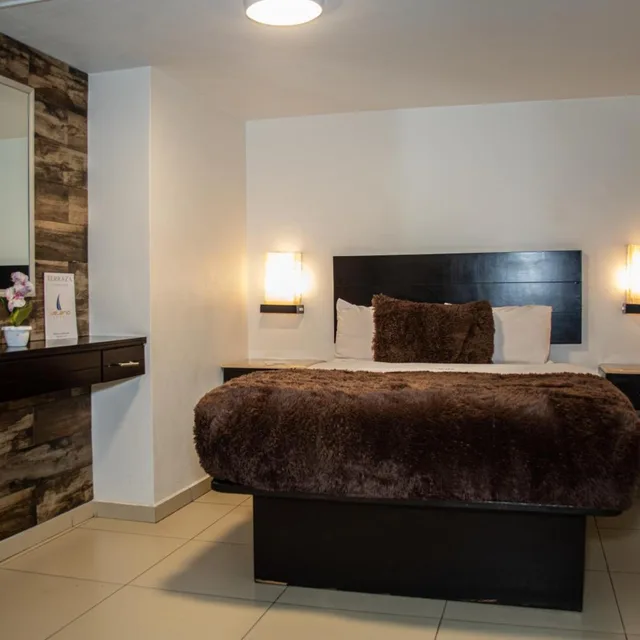 جناح بسرير مزدوج، Hotel Velario 5/8