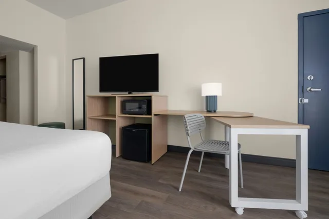 غرفة بسرير كينج، Spark by Hilton Florence North I-95, SC 5/8