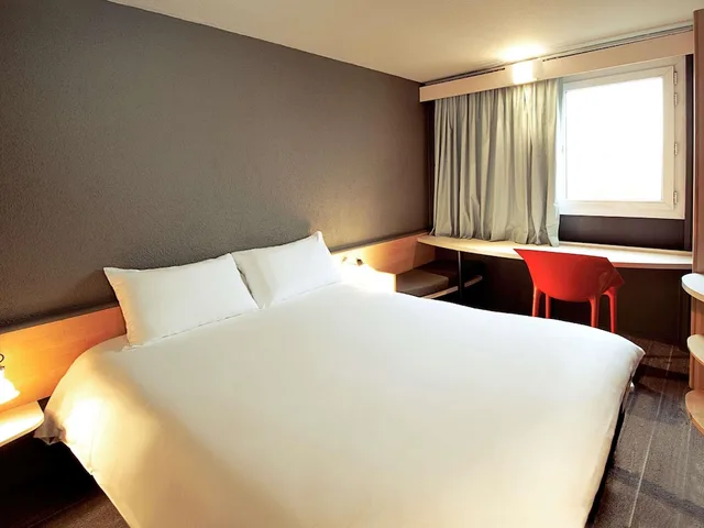 غرفة قياسية بسرير مزدوج، Hotel Ibis Fourmies 3/8