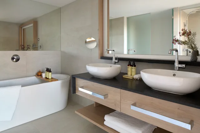 2 Bedrooms, Suite, City View, ME Barcelona 8/10