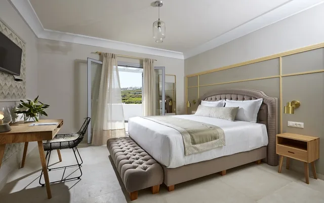 Elegant, Suite, King Bed, Pool View, Sofa, Private Pool، De Sol Hotel and Spa 3/10