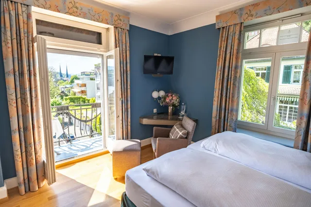 غرفة كلاسيكية بسرير مزدوج أو سريرين منفصلين بإطلالة على البحيرة بشرفة، Hotel Royal Lucerne 2/8