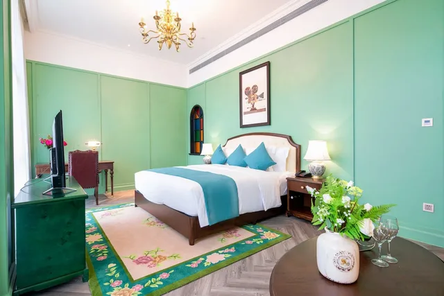 غرفة قياسية بسرير كينج بإطلالة على الفناء، Hotel Indigo Heilong Lake 4/9