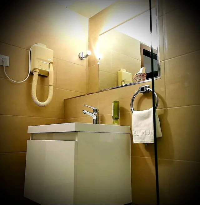 غرفة كومفورت بسريرين منفصلين بشرفة، Hotel Munsch 8/9