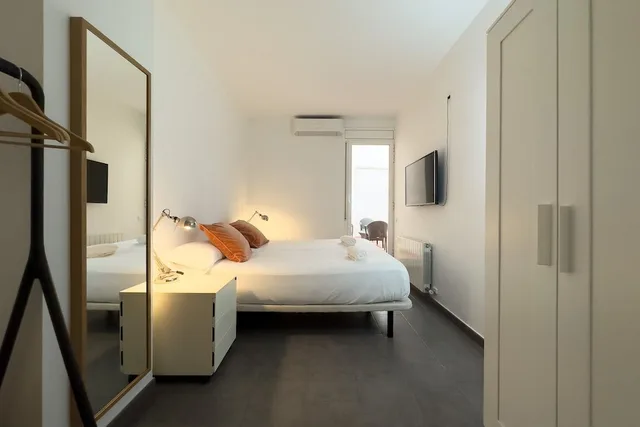 2 Bedrooms, Apartment, Double and Bunk Bed, Animapartments Sants 3/5
