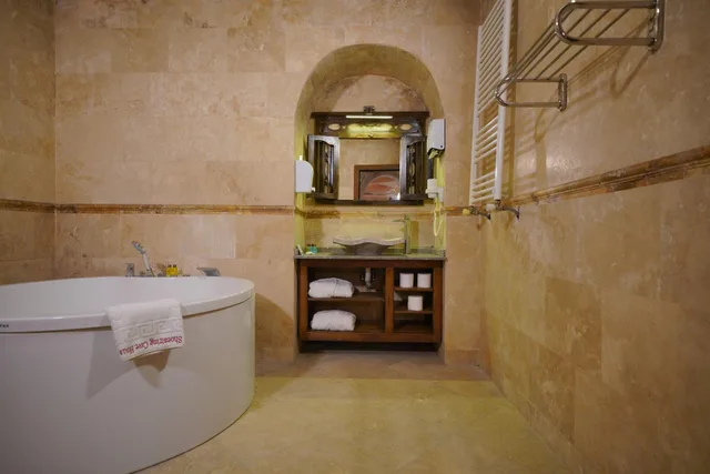 Cave, Suite، Shoestring Cave House 4/5