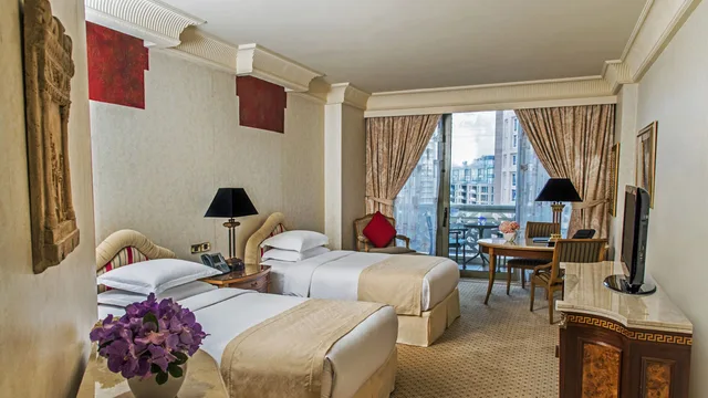 غرفة كلاسيكية بسرير كوين، Intercontinental Phoenicia Beirut 8/10