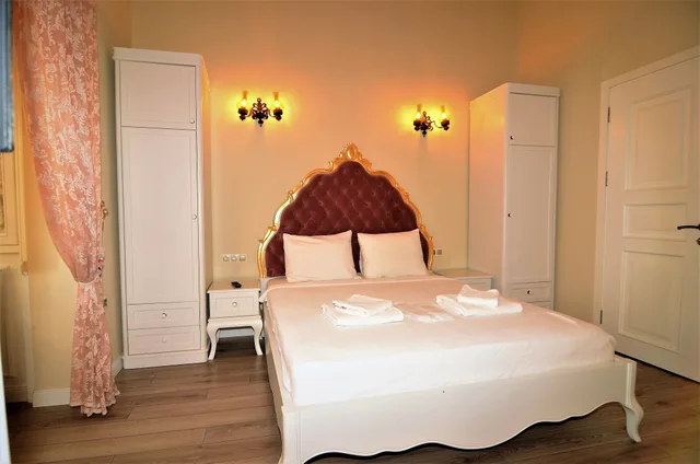 غرفة ديلوكس رباعية بسرير كينج بإطلالة على الجبل مع أريكة، Alacati Grand Eldoris Otel 10/10