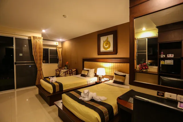 غرفة قياسية بسريرين منفصلين بإطلالة على النهر، Madina Hotel 4/6