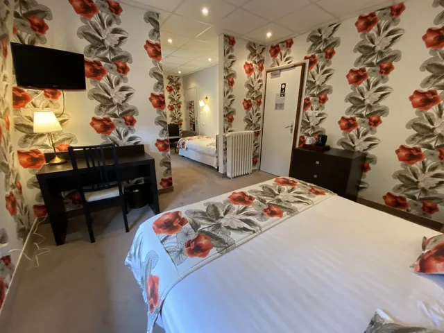 غرفة سوبيريور ثلاثية بسرير كوين وسرير فردي، HOTEL LE ROC AU CHIEN 1/3