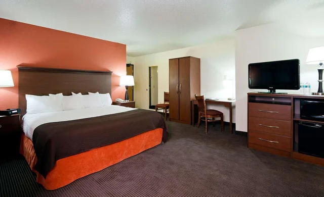 جناح بريميير، Americinn By Wyndham Manitowoc 1/1