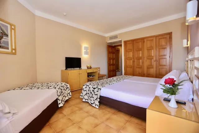 غرفة بسرير كينج بإطلالة على المسبح، Hotel Puerto Palace 6/10