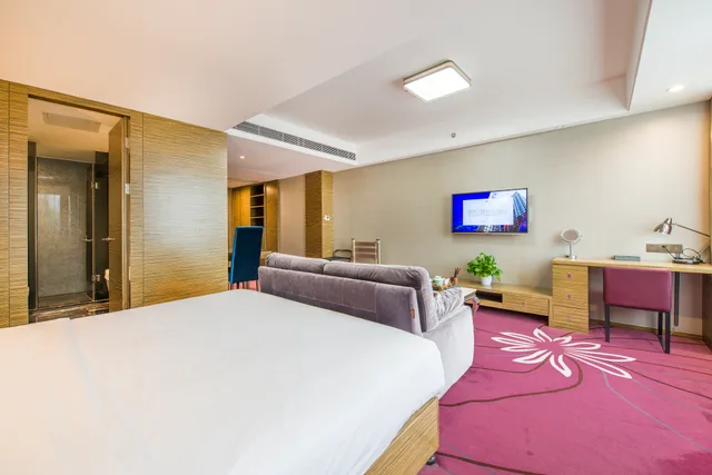 جناح بسرير كينج، La Perle International Hotel 1/4