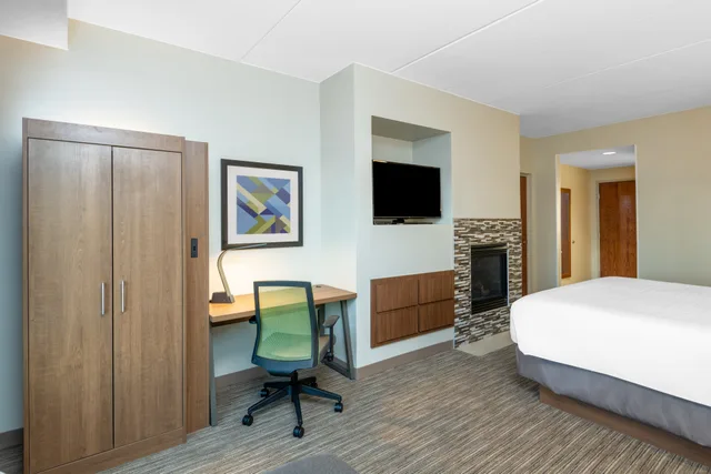 جناح بسرير كينج بإطلالة على الجبل، Holiday Inn Express Hotel Suites St George North 1/1