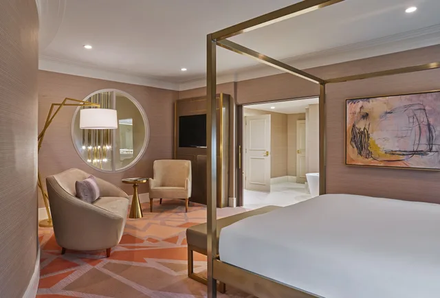 جناح بسريرين كينج، Hotel Crescent Court 1/2