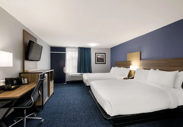 غرفة بسريرين كوين، SureStay Plus by Best Western Pigeon Forge 3/5