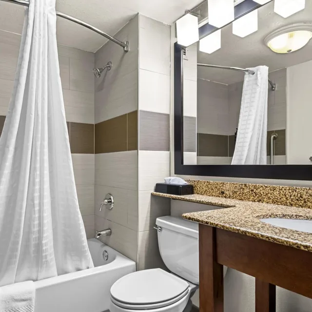 غرفة رباعية بسريرين كوين، Spark by Hilton Syracuse Carrier Circle 6/6