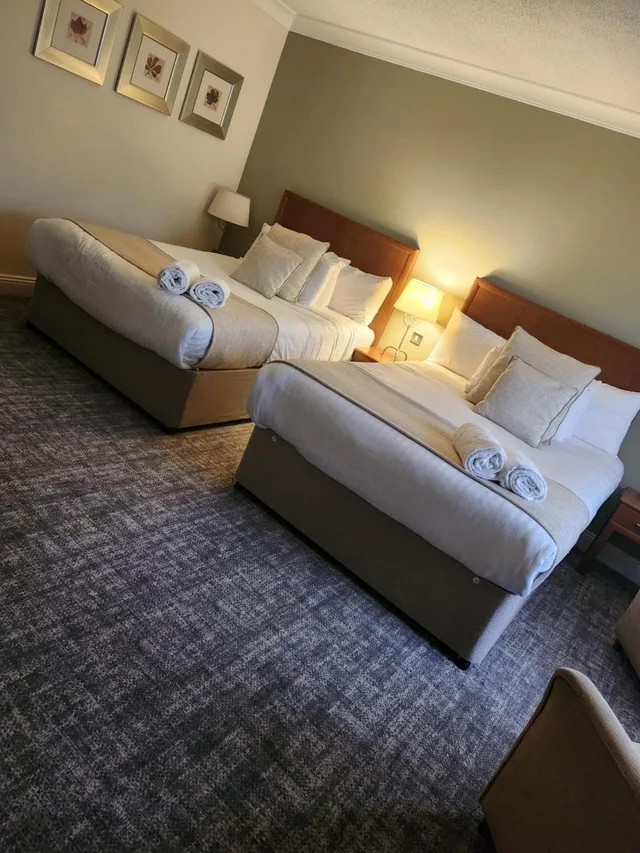 غرفة عائلية، The Caledonian Hotel 6/6