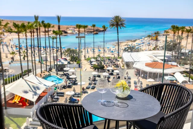 جناح تنفيذي بسرير كوين مع أريكة، Pavlo Napa Beach Hotel 8/10