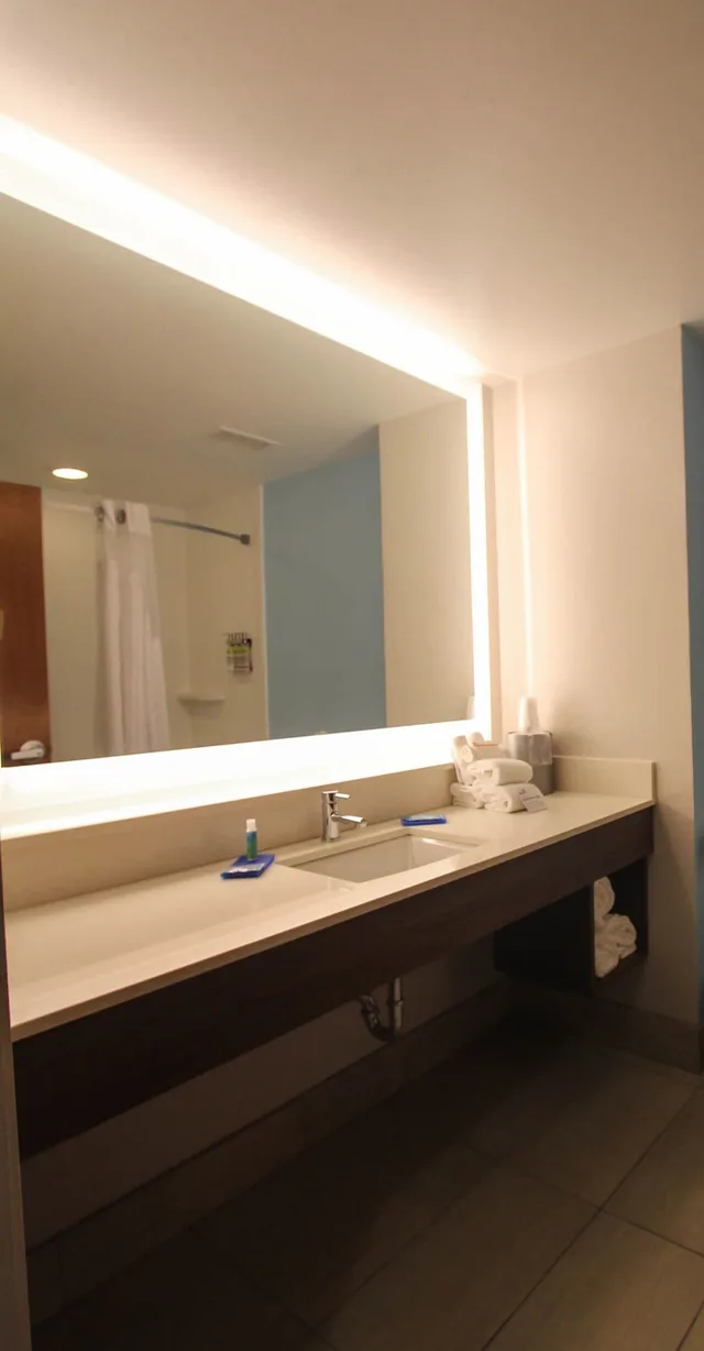 جناح بسريرين كوين مع أريكة لذوي الإعاقة، Holiday Inn Express Hotel And Suites Charleston North 3/4