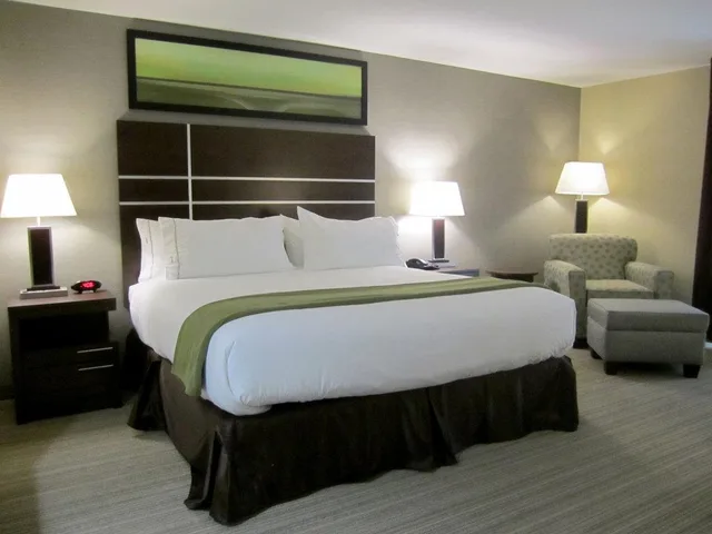 غرفة بسرير مزدوج لذوي الإعاقة، HOLIDAY INN EXPRESS GOLDEN KICKING HORSE 6/9