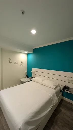 غرفة قياسية بسرير كوين، Ymca One Orchard 1/2