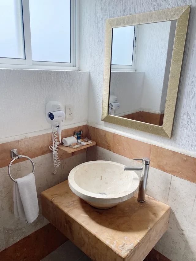 جناح بسريرين كوين بحوض استحمام، Hotel Palacio Maya 8/10