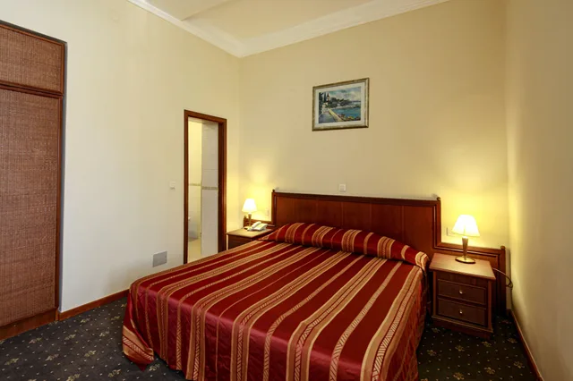 Standard, Double or Twin Bed, Street View، Hotel Lovran 4/10