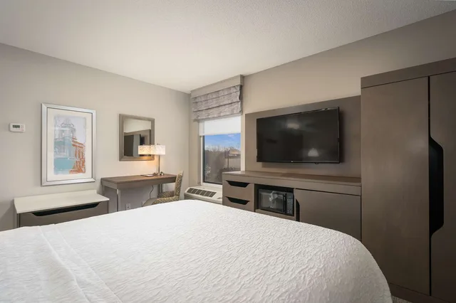 غرفة بسرير كوين، Hampton Inn By Hilton Springfield 2/6