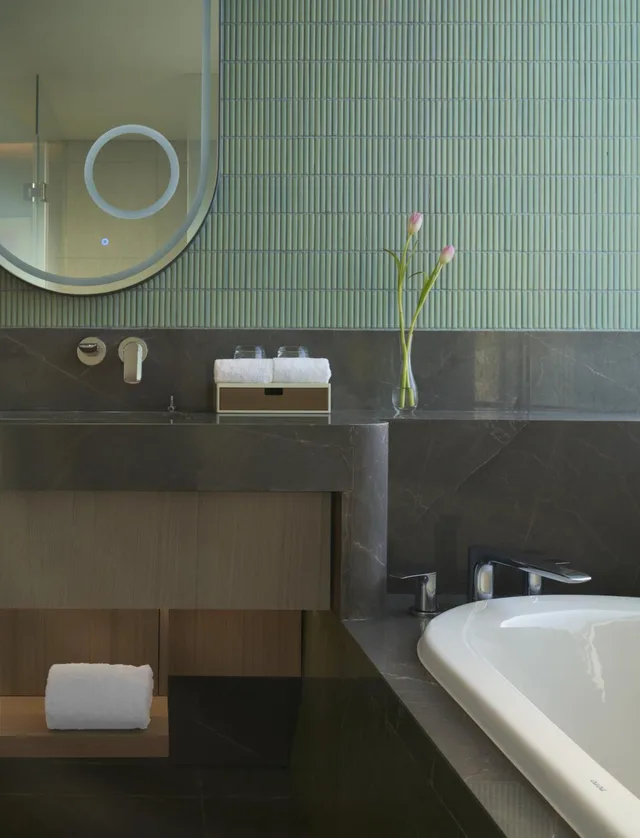 Specialty, King Bed, Hyatt Place Huangshan Train Station 2/3