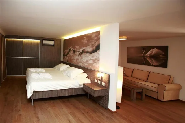 جناح بغرفة نوم واحدة مع أريكة، Katrin Suites - Adults Only 1/1