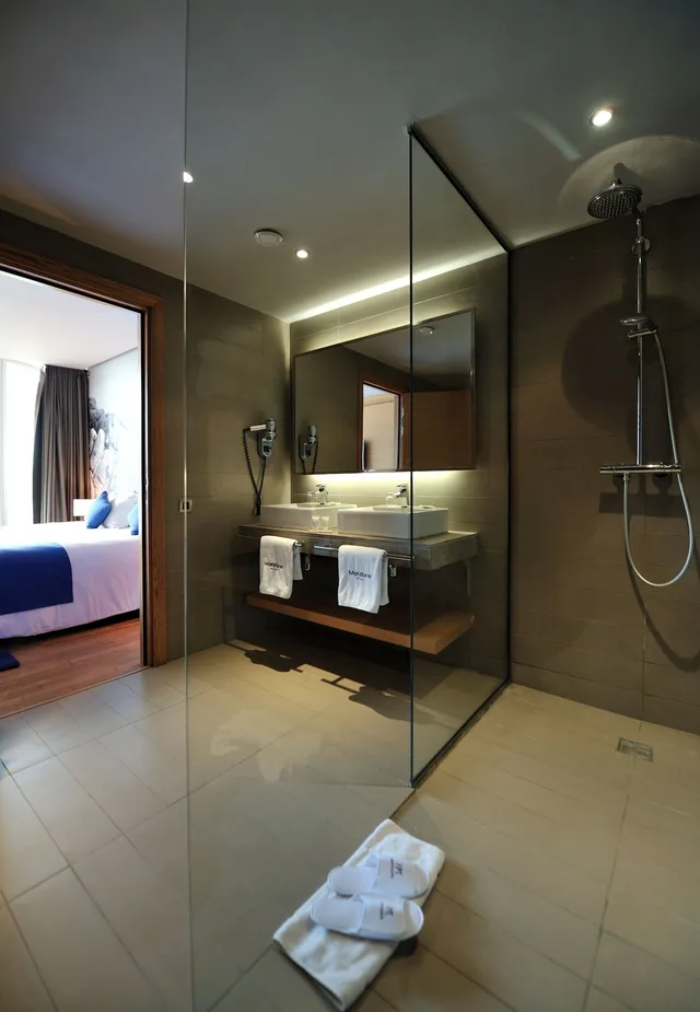 جناح سوبيريور بسرير فردي بإطلالة على البحر بشرفة، Mercure Quemado Resort 8/8