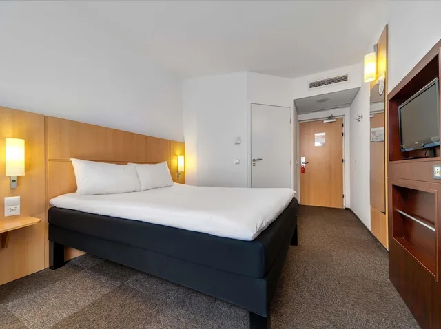 Room, Double Bed, ibis Krakow Stare Miasto 6/10