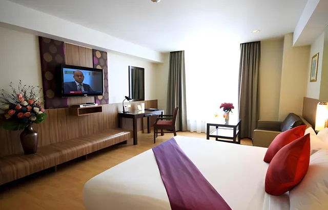 Deluxe, Large, Smoking, DYNASTY GRANDE HOTEL 1/3