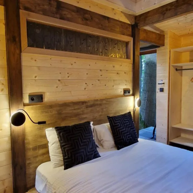 Chalet, Utopia Hotel 2/5