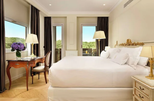 جناح ركني بسرير كينج بإطلالة على المتنزه، Parco Dei Principi Grand Hotel & Spa 1/3