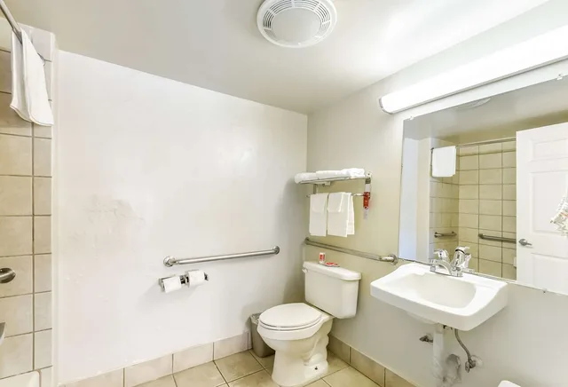 غرفة بسرير كوين للمدخنين، Econo Lodge Woodland near I-5 6/7