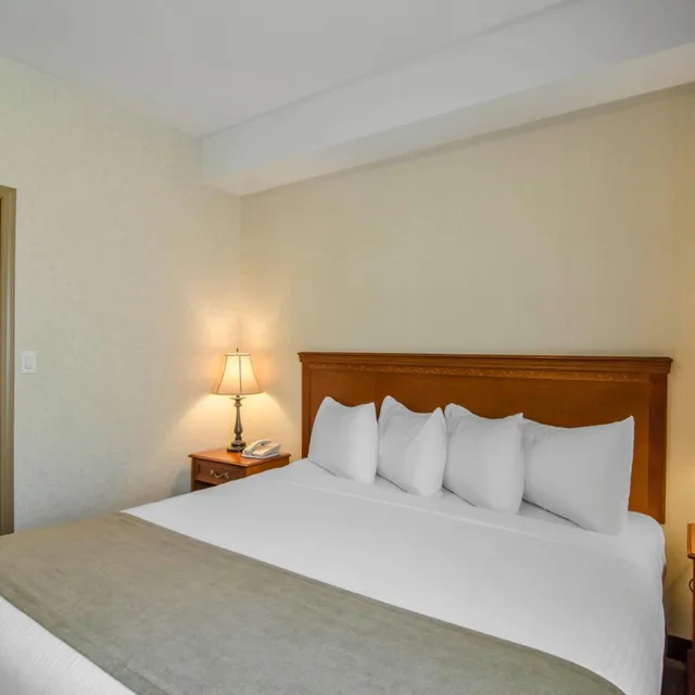 Suite, King Bed, Sofa, Quality Inn & Suites Grande Prairie 1/2