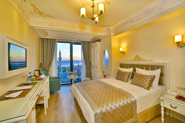 غرفة بسرير مزدوج بإطلالة على البحر، Yilsam Sultanahmet Hotel 1/1