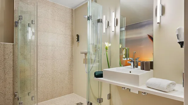 جناح عائلي بسرير كينج وسريرين منفصلين، Hey Lou Hotel Karlsruhe Messe 6/7