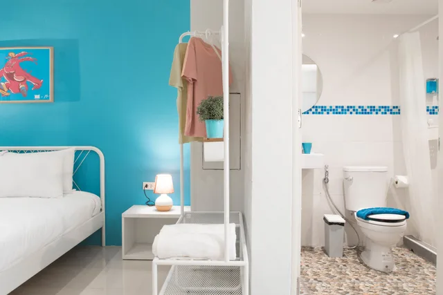 غرفة قياسية بسرير كوين بشرفة، ME U Hostel Pattaya 10/10