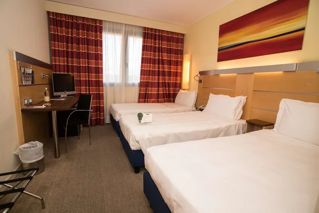 غرفة كلاسيكية بثلاثة أسرّة، Best Western Palace Inn 1/7