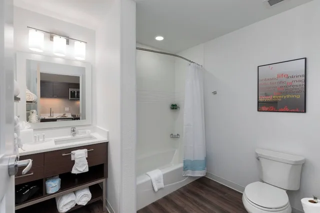 جناح بسرير كوين بغرفة نوم واحدة مع أريكة، TownePlace Suites by Marriott Owensboro 3/3