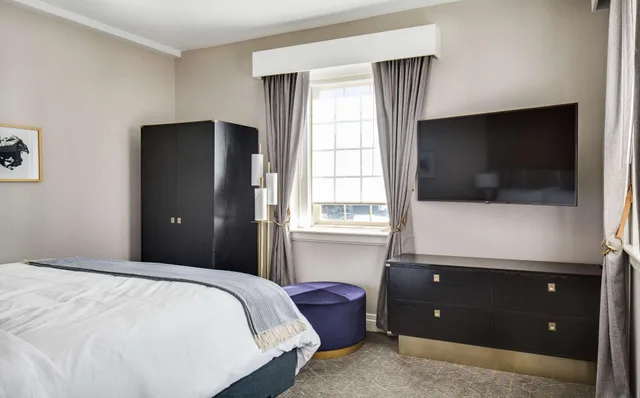 Room, King Bed, Water View، The Sire Hotel Lexington Tapestry Collection By Hilton 1/5