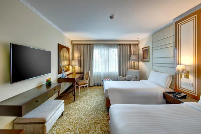 Standard, Twin Beds, Pearl Continental Hotel Lahore 3/5