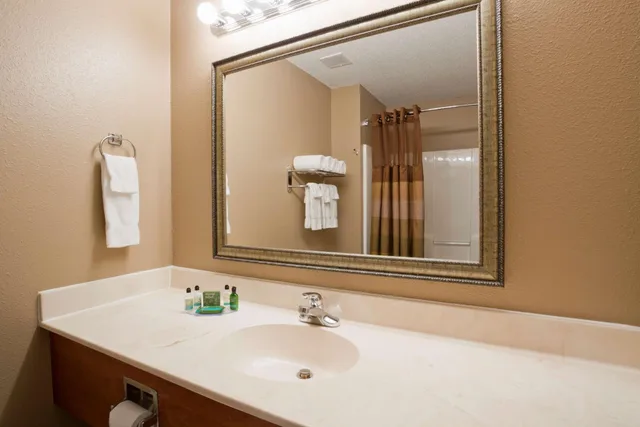 جناح بسرير كينج، GrandStay Residential Suites - Eau Claire 2/2