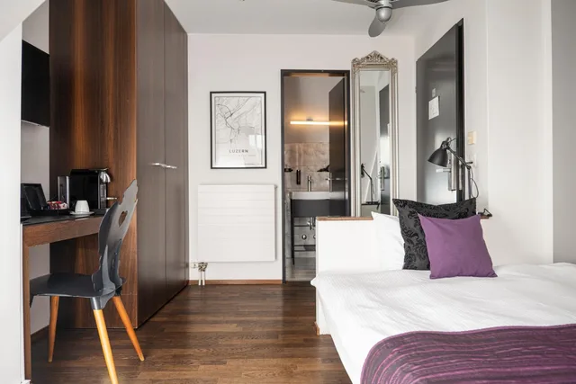 غرفة مفردة بسرير كوين، Boutique Hotel Weisses Kreuz 1/1