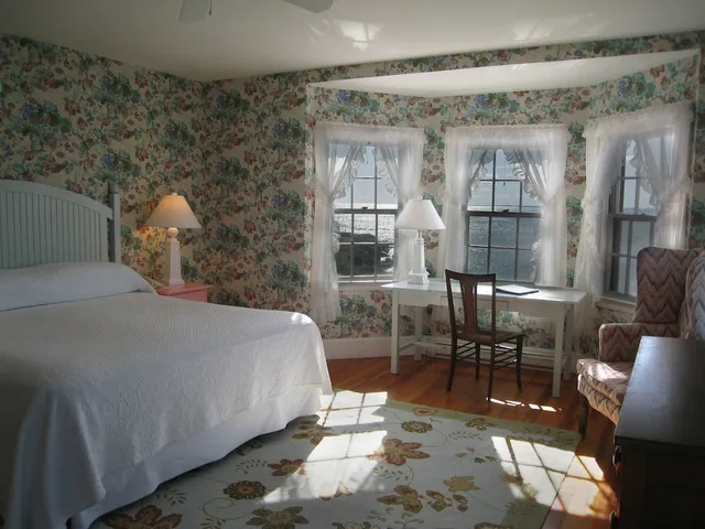 Grand, Ocean, King Bed، The Colony Hotel 1/7