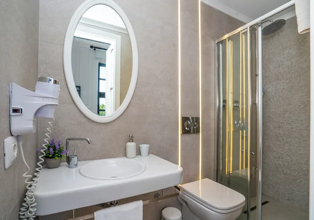 غرفة بريميوم بسرير كينج بإطلالة على البحر بشرفة، Siyah Lale Butik Hotel 8/10